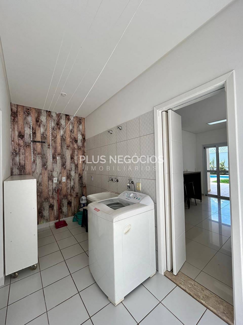 Casa para alugar com 3 quartos, 320m² - Foto 22