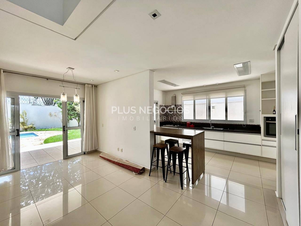 Casa para alugar com 3 quartos, 320m² - Foto 26