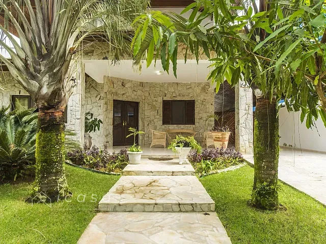 Casa com 450m² 5 quartos e 4 banheiros, à venda, no bairro Horto Florestal em Ubatuba