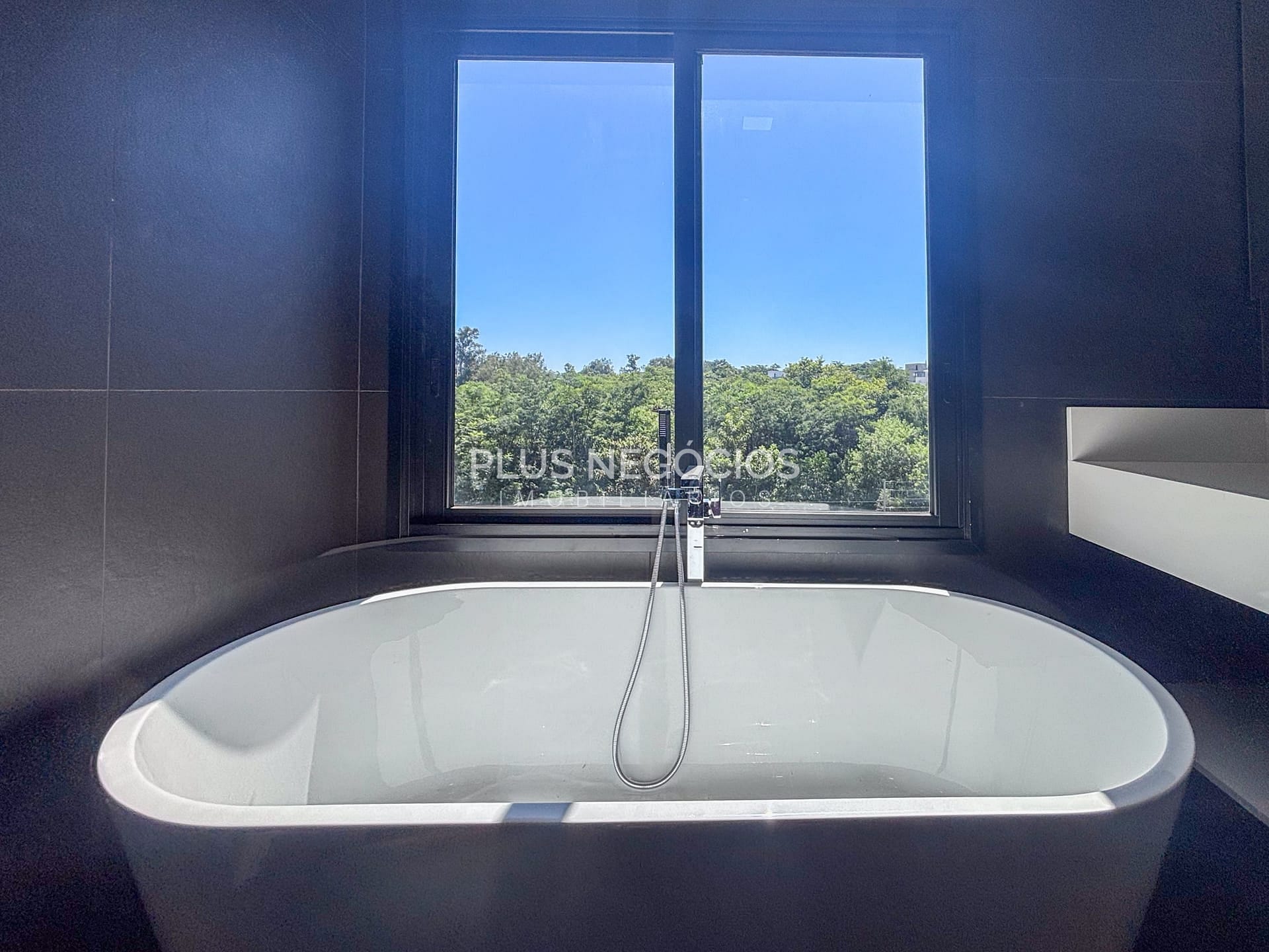 Casa à venda com 4 quartos, 355m² - Foto 4