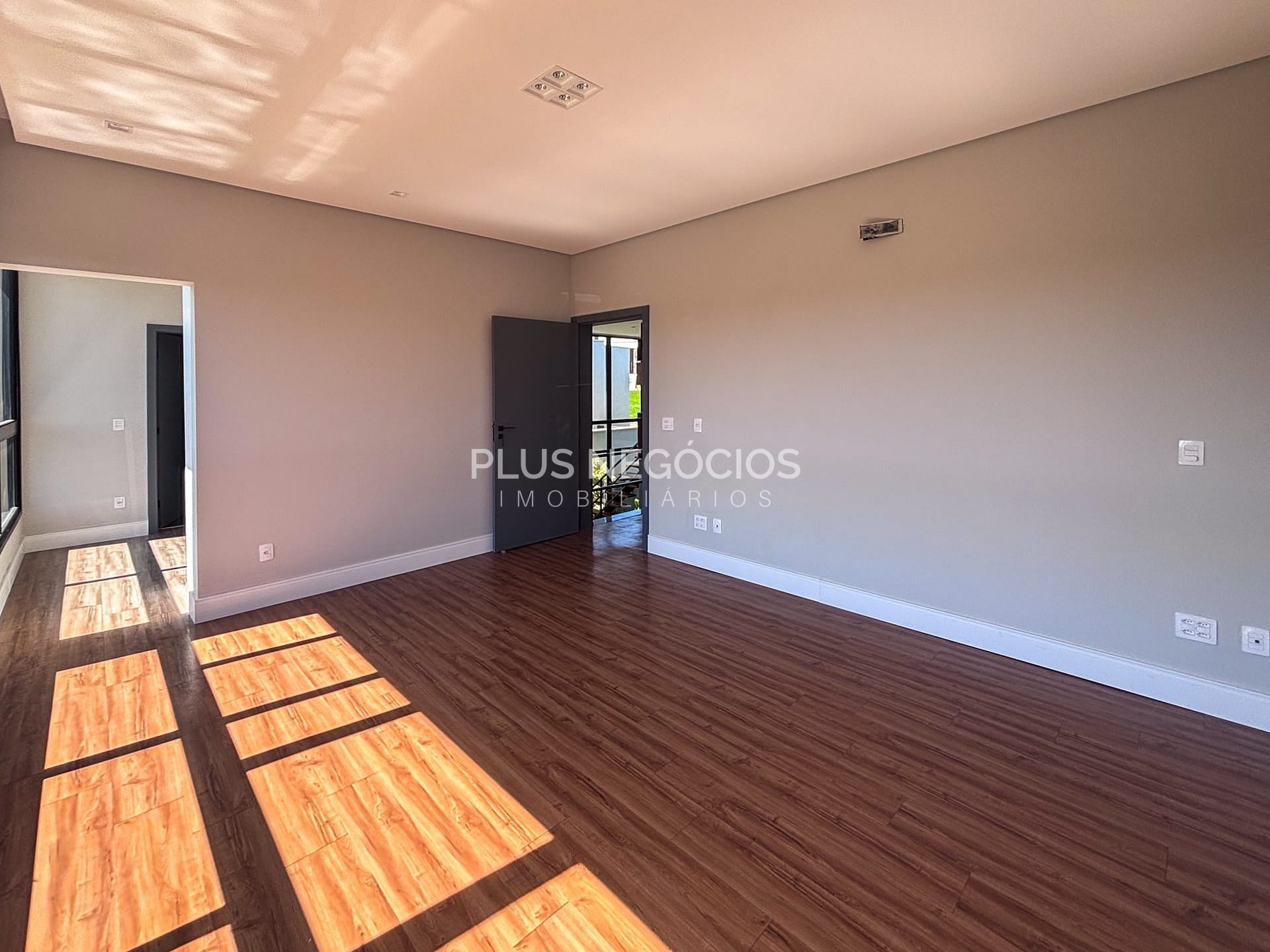 Casa à venda com 4 quartos, 355m² - Foto 8