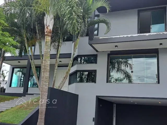 Casa com 950m² 4 quartos e 4 banheiros, à venda, no bairro Urbanova em São José dos Campos