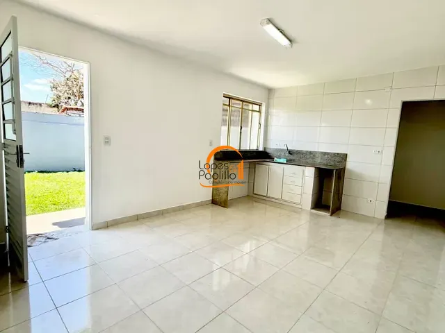 Casa 2 quartos e 2 banheiros, para alugar, no bairro Alvinópolis em Atibaia