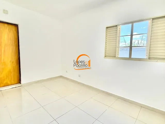 Casa 2 quartos e 2 banheiros, para alugar, no bairro Alvinópolis em Atibaia