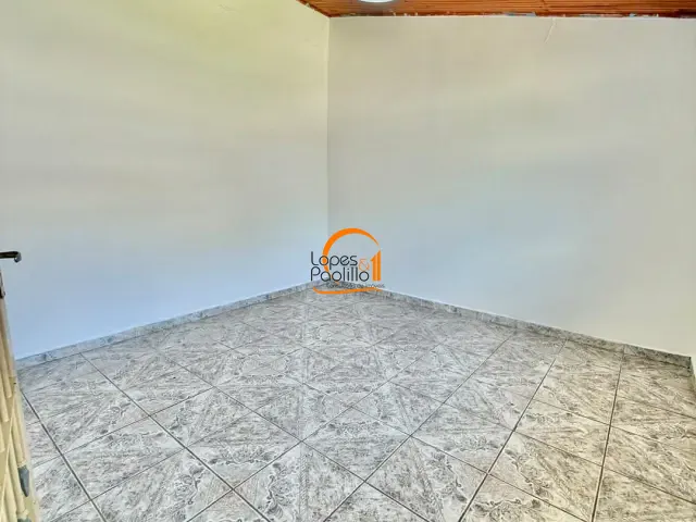 Casa 2 quartos e 2 banheiros, para alugar, no bairro Alvinópolis em Atibaia