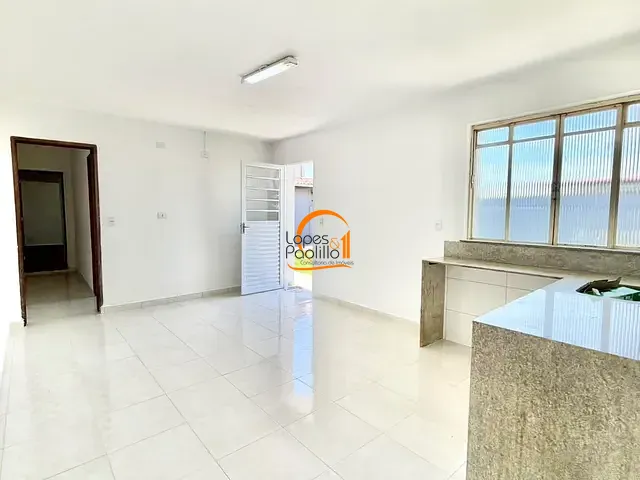 Casa 2 quartos e 2 banheiros, para alugar, no bairro Alvinópolis em Atibaia