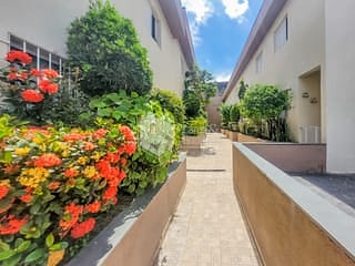 Foto do Casa-Casa no condomínio Villaggio di Monteverdi para venda com 2 quartos, sendo 2 suítes, 90m²