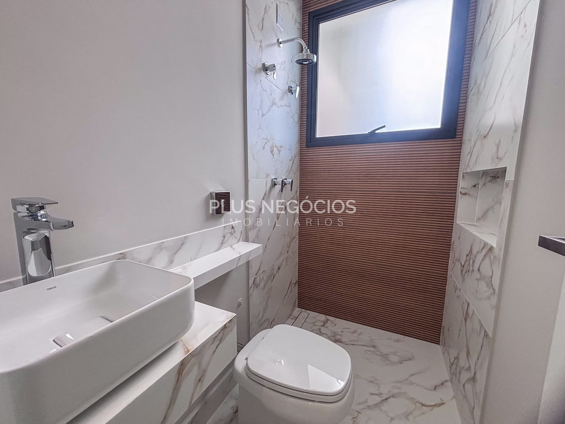 Casa à venda com 3 quartos, 180m² - Foto 2