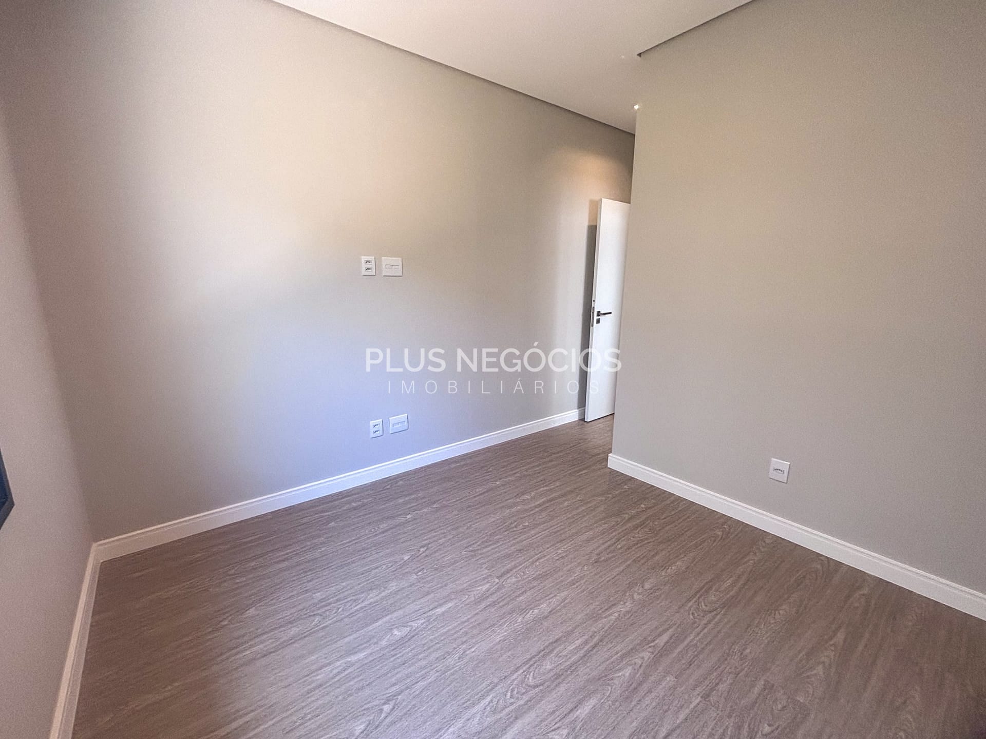 Casa à venda com 3 quartos, 180m² - Foto 4