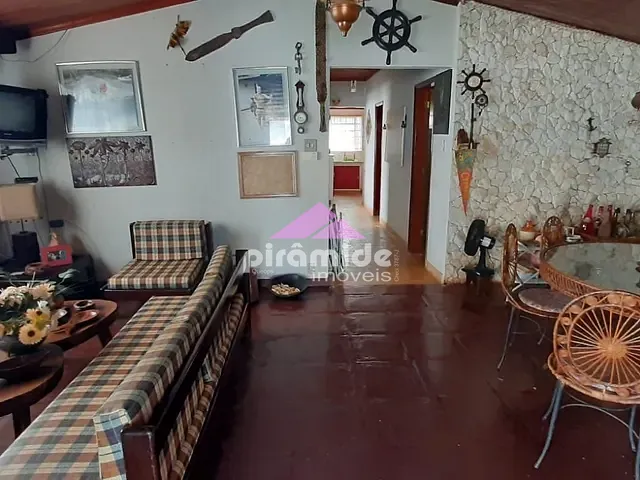 Casa com 250m² 2 quartos e 2 banheiros, à venda, no bairro Cocanha em Caraguatatuba
