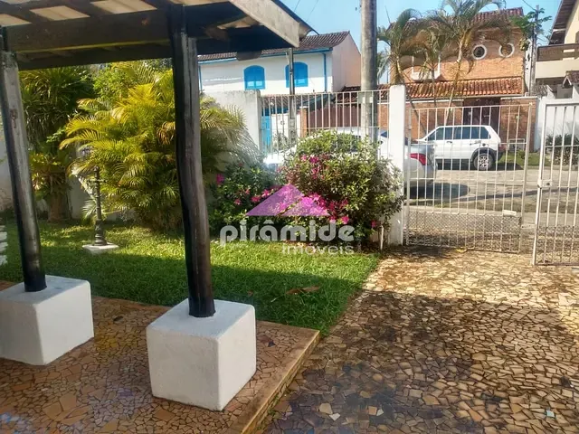 Casa com 250m² 2 quartos e 2 banheiros, à venda, no bairro Cocanha em Caraguatatuba