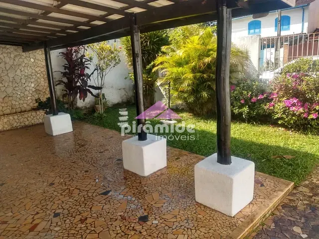 Casa com 250m² 2 quartos e 2 banheiros, à venda, no bairro Cocanha em Caraguatatuba