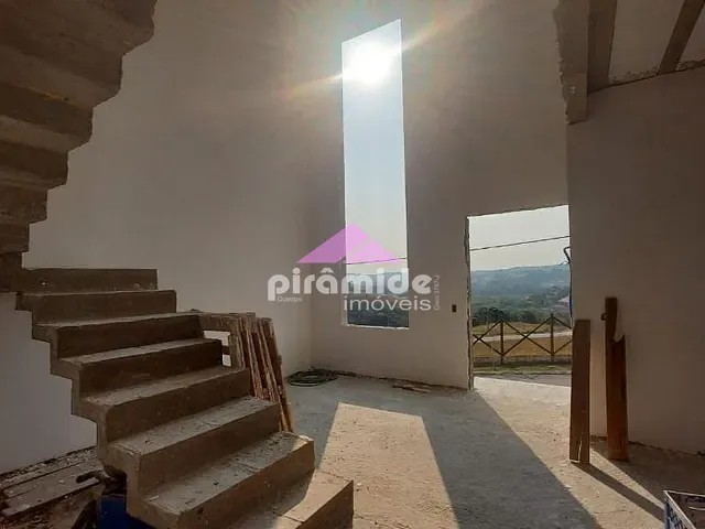 Casa com 250m² 3 quartos e 3 banheiros, à venda, no bairro Condomínio Residencial Mantiqueira em São José dos Campos