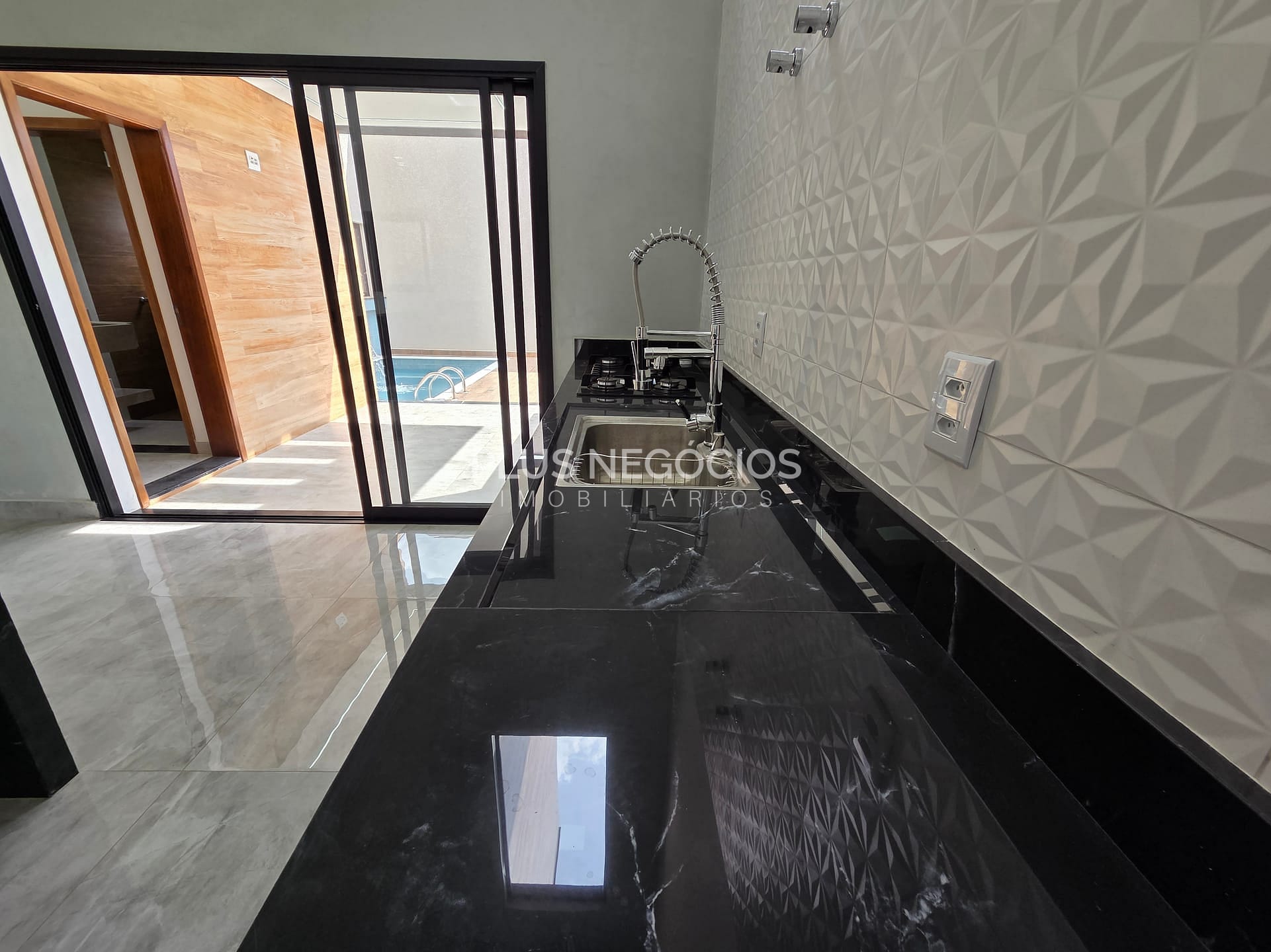Casa à venda com 3 quartos, 181m² - Foto 11