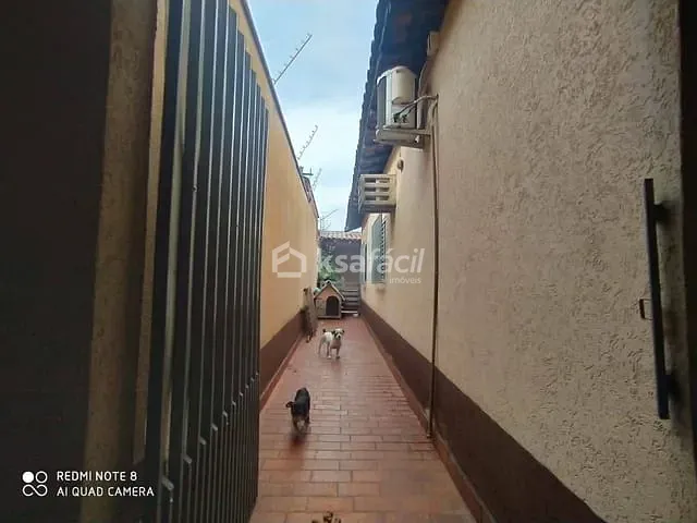 Casa com 200m² 3 quartos e 2 banheiros, à venda, no bairro Jardim Colibrí em Campo Grande