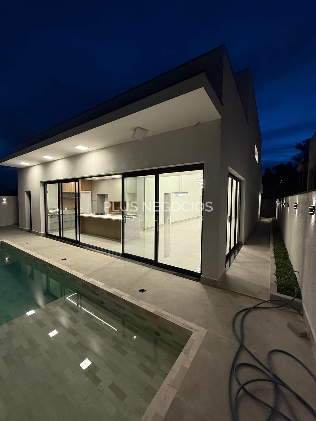 Casa, 4 quartos, 248 m² - Foto 40