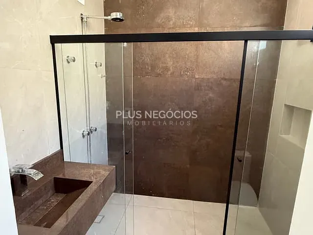 Casa com 445m² 4 quartos e 6 banheiros, à venda ou para alugar, no bairro Vila Martins em Itu