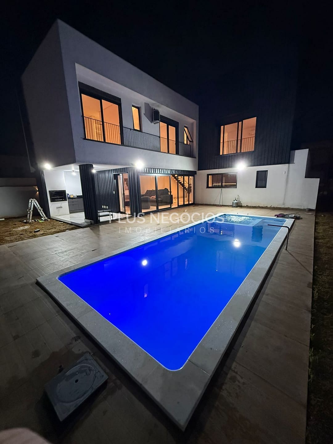 Sobrado, 3 quartos, 248 m² - Foto 2