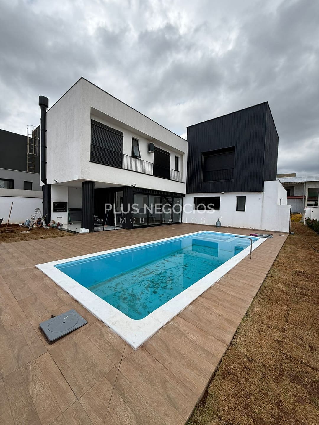 Sobrado, 3 quartos, 248 m² - Foto 1