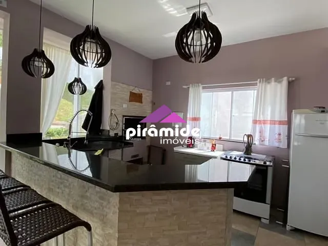 Casa com 1000m² 5 quartos e 5 banheiros, à venda, no bairro Condomínio Residencial Mirante do Vale em Jacareí