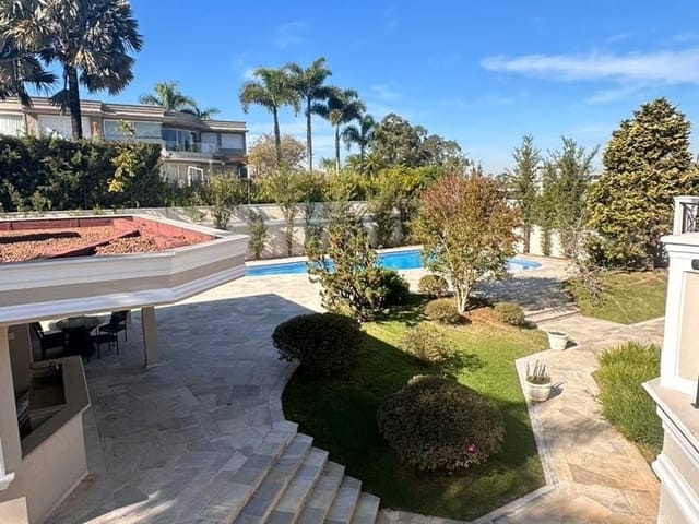 Casa com 1500m² 5 quartos e 8 banheiros, à venda, no bairro Tamboré em Santana de Parnaíba
