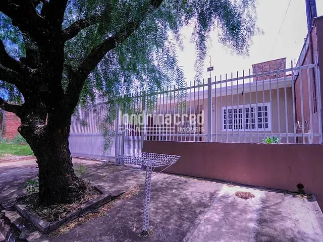 Casa com 250m² 3 quartos e 2 banheiros, à venda, no bairro Parque Leblon em Londrina