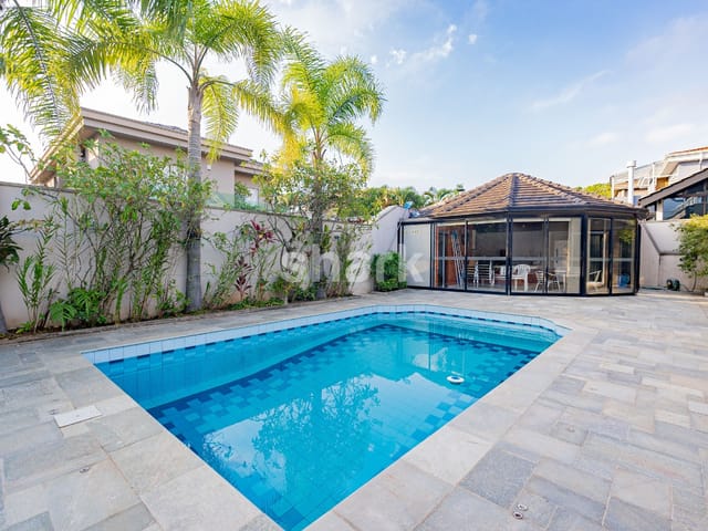 Casa com 850m² 4 quartos e 6 banheiros, à venda, no bairro Alphaville em Santana de Parnaíba