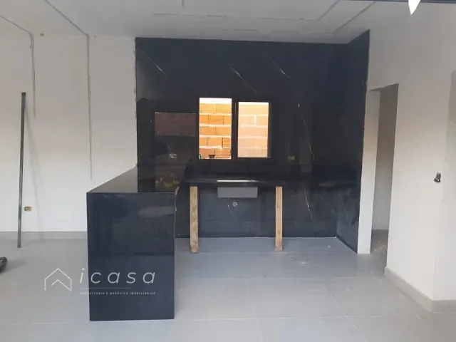 Casa com 377m² 3 quartos e 2 banheiros, à venda, no bairro Poiares em Caraguatatuba