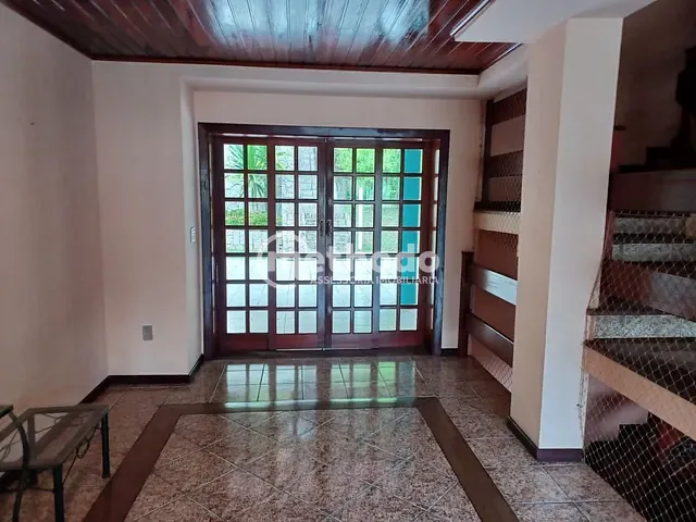Casa com 1008m² 4 quartos e 5 banheiros, à venda, no bairro Condomínio Chácara Flora em Valinhos
