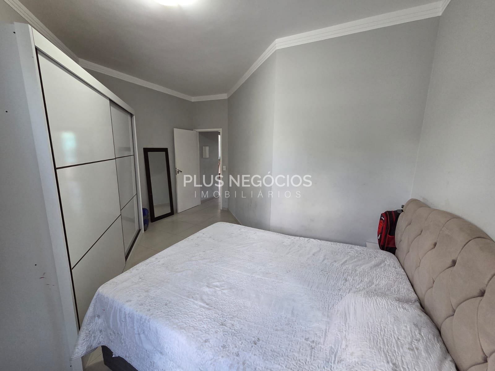 Casa à venda com 4 quartos, 168m² - Foto 9