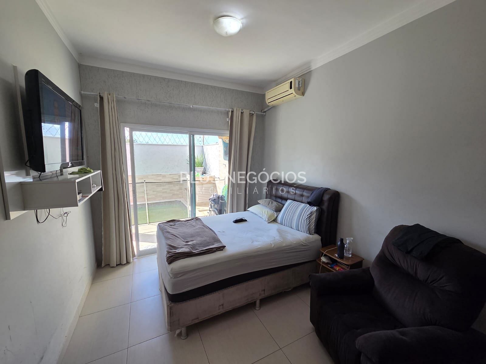 Casa à venda com 4 quartos, 168m² - Foto 13