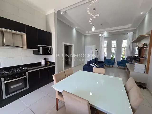 Casa com 220m² 4 quartos e 3 banheiros, à venda, no bairro Horto Florestal em Sorocaba