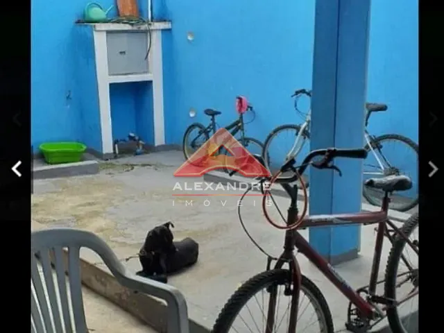 Casa com 250m² 3 quartos e 2 banheiros, à venda, no bairro Jardim Paraíso do Sol em São José dos Campos