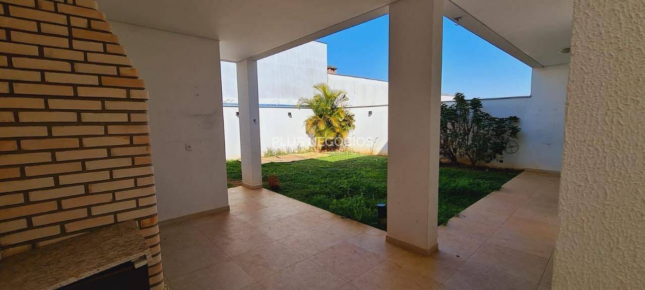 Casa à venda com 3 quartos, 233m² - Foto 7