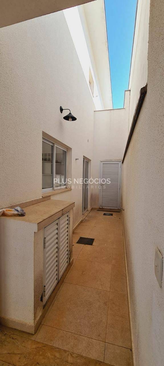 Casa à venda com 3 quartos, 233m² - Foto 25