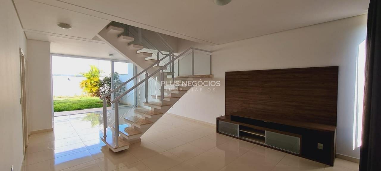 Casa à venda com 3 quartos, 233m² - Foto 3