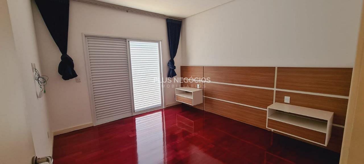 Casa à venda com 3 quartos, 233m² - Foto 11