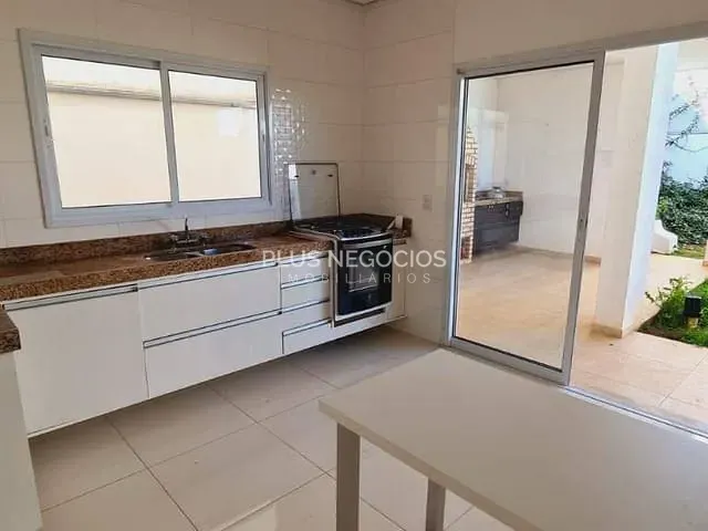 Casa com 250m² 3 quartos e 4 banheiros, à venda, no bairro Wanel Ville em Sorocaba