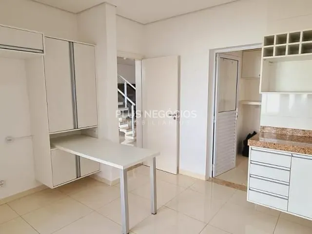 Casa com 250m² 3 quartos e 4 banheiros, à venda, no bairro Wanel Ville em Sorocaba