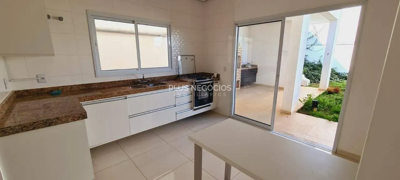 Casa, 3 quartos, 233 m² - Foto 4