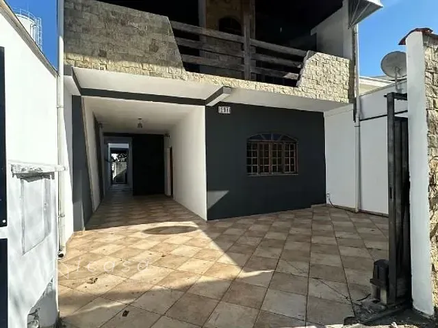 Casa com 249m² 3 quartos e 1 banheiro, à venda, no bairro Vila São José em Taubaté