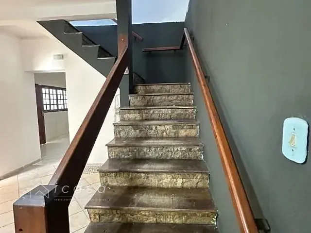 Casa com 249m² 3 quartos e 1 banheiro, à venda, no bairro Vila São José em Taubaté