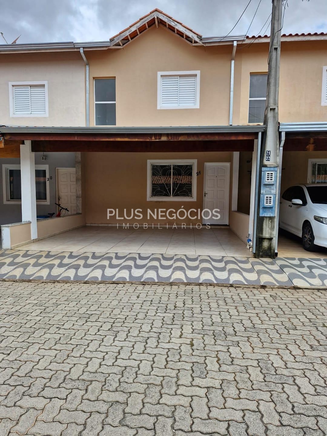 Casa à venda com 2 quartos, 69m² - Foto 2