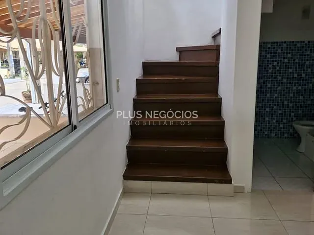Casa 2 quartos e 2 banheiros, à venda, no bairro Lopes de Oliveira em Sorocaba