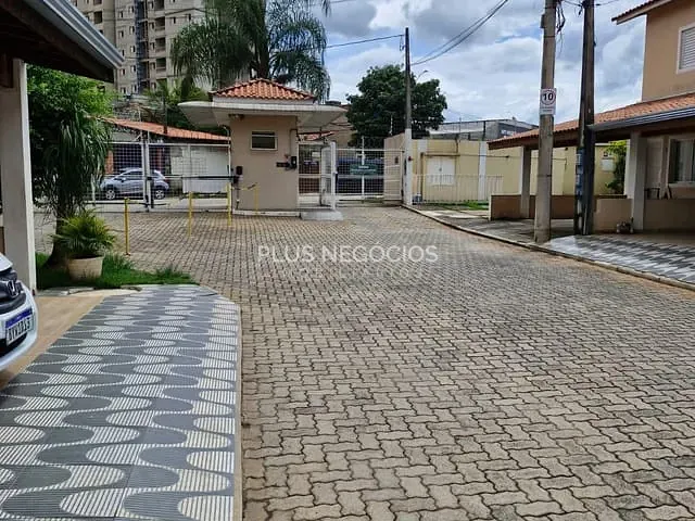 Casa 2 quartos e 2 banheiros, à venda, no bairro Lopes de Oliveira em Sorocaba