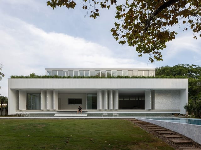 Casa com 2223m² 4 quartos e 7 banheiros, à venda, no bairro Alphaville Residencial Um em Barueri