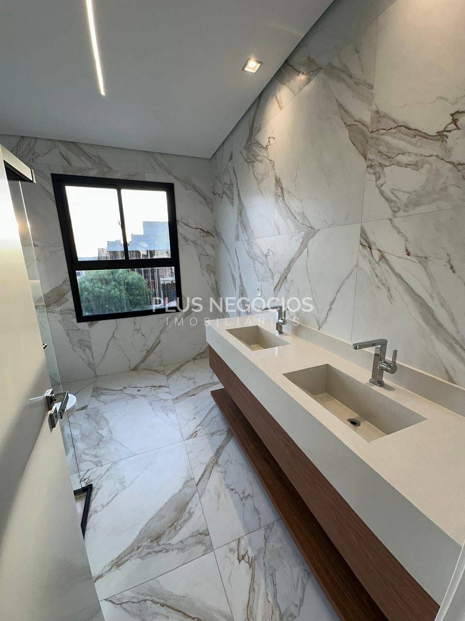 Casa para alugar com 3 quartos, 300m² - Foto 31