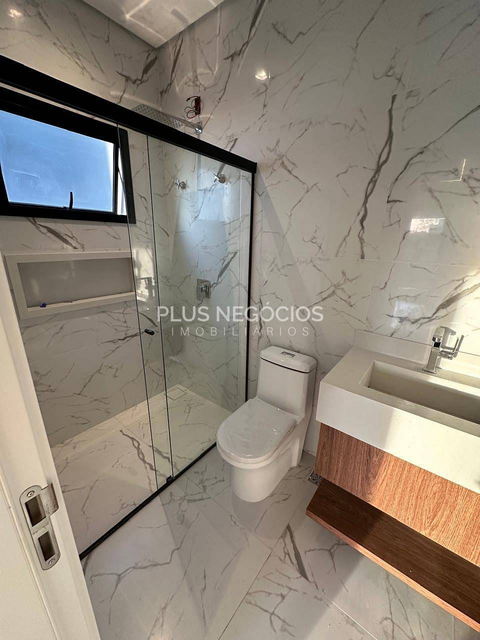 Casa para alugar com 3 quartos, 300m² - Foto 46