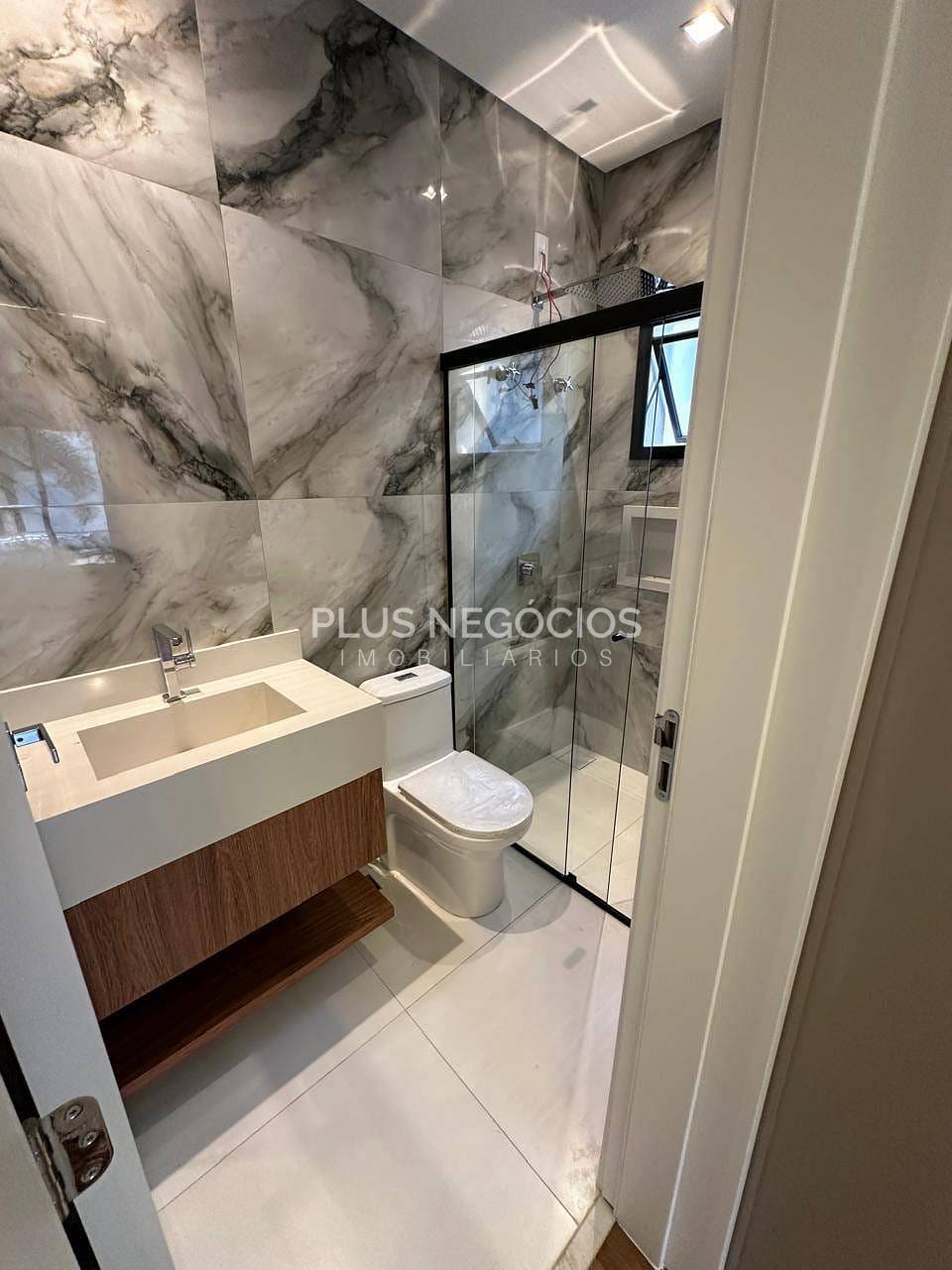 Casa para alugar com 3 quartos, 300m² - Foto 40