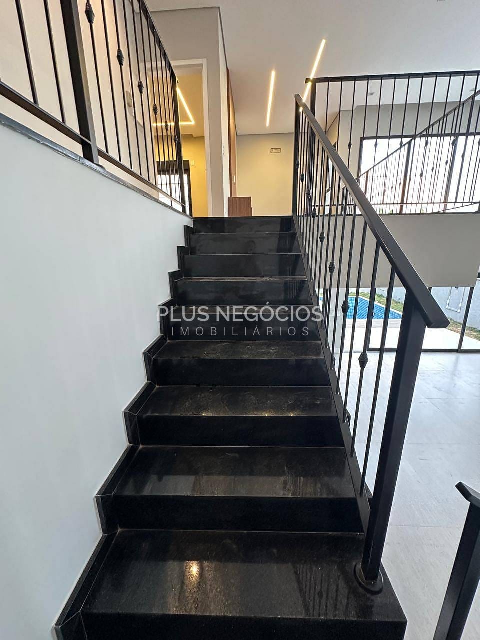 Casa para alugar com 3 quartos, 300m² - Foto 24